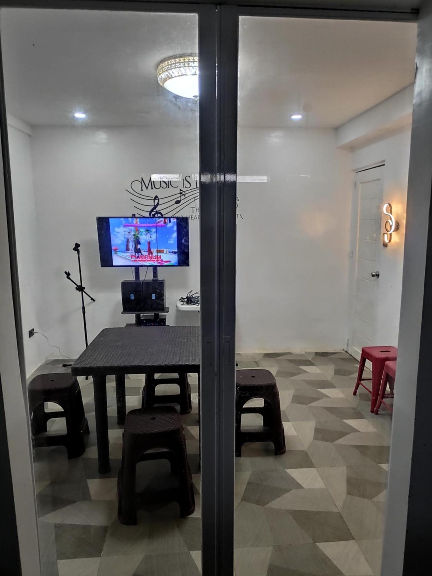 Tagaytay Staycation By Naya And Darla W Free Swimming Pool, Wifi & Netflix Tagaytay City Eksteriør billede