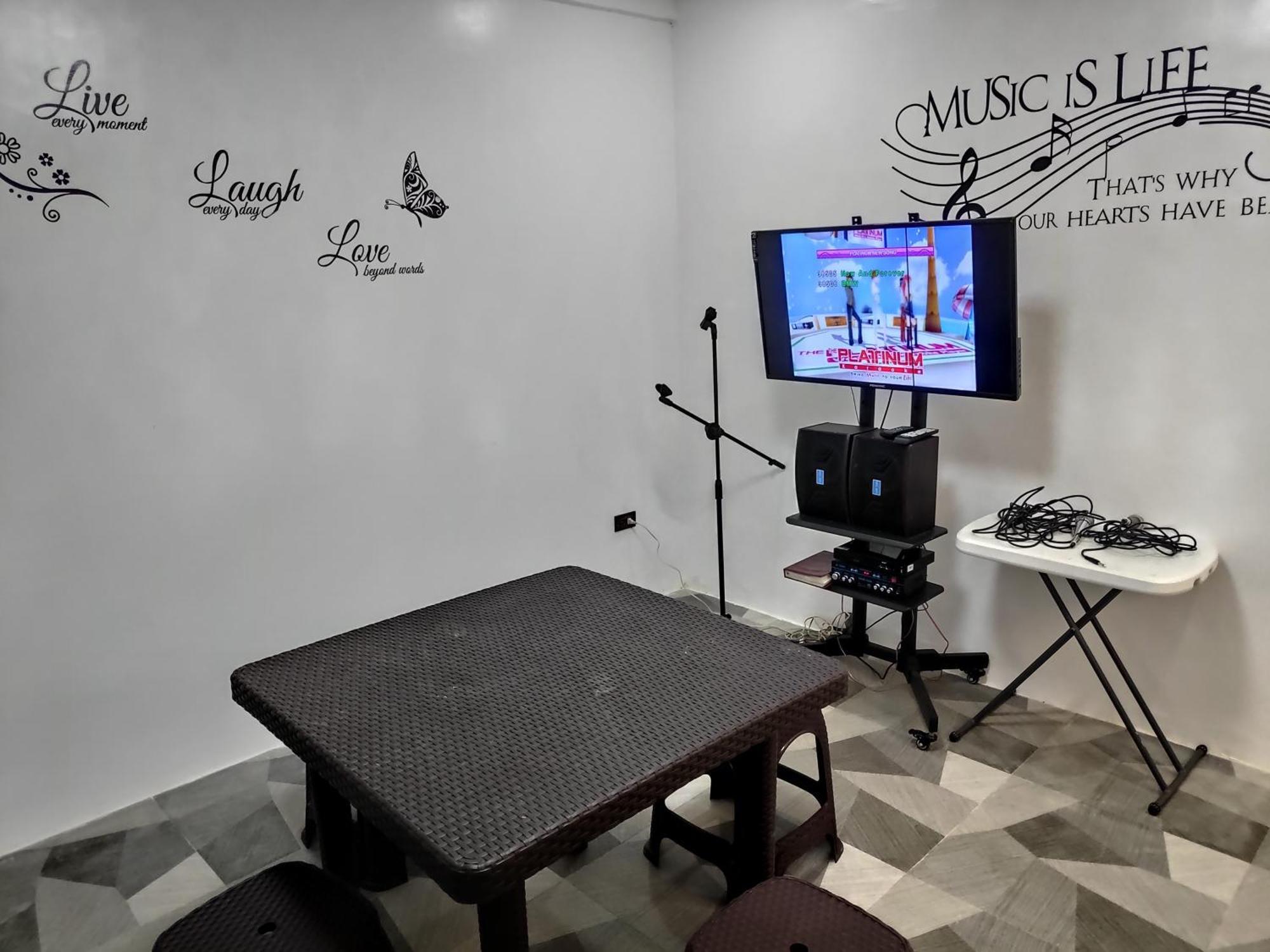 Tagaytay Staycation By Naya And Darla W Free Swimming Pool, Wifi & Netflix Tagaytay City Eksteriør billede