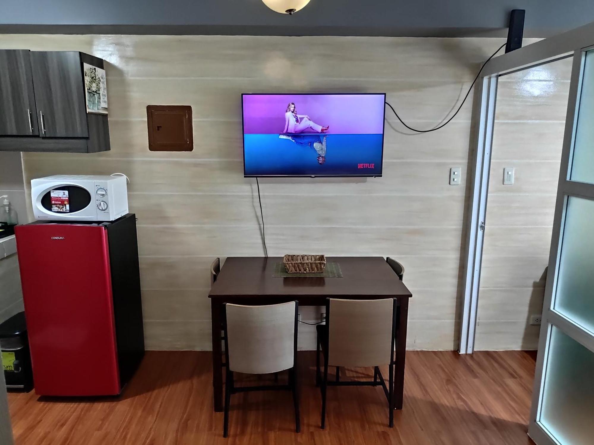 Tagaytay Staycation By Naya And Darla W Free Swimming Pool, Wifi & Netflix Tagaytay City Eksteriør billede