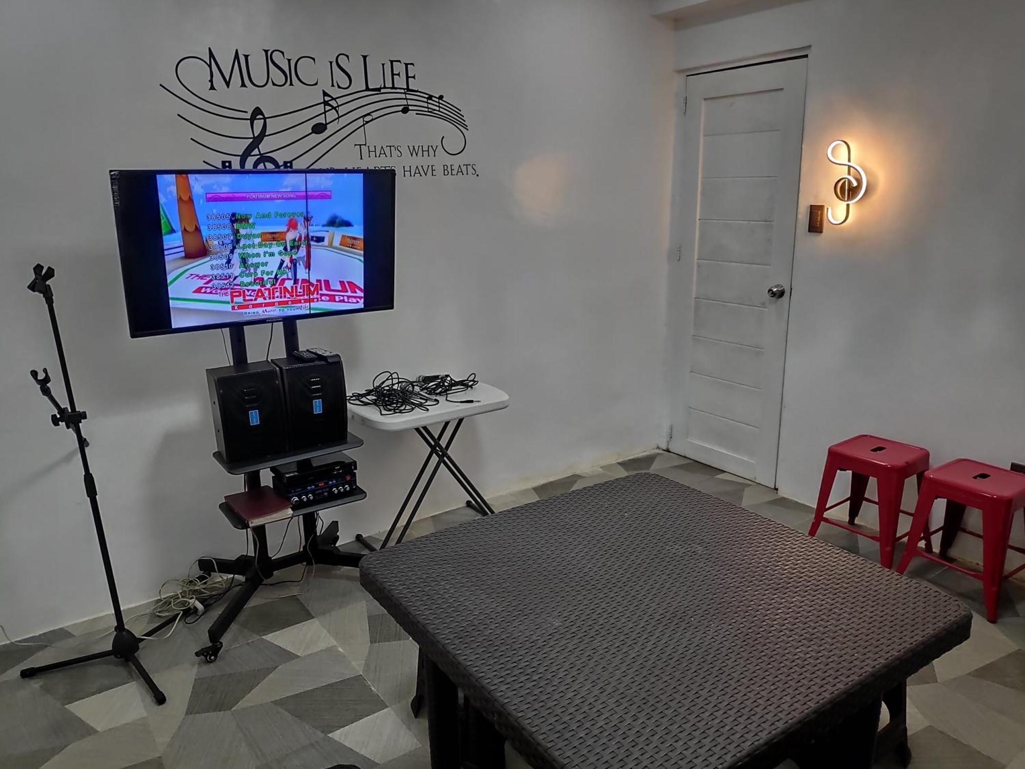 Tagaytay Staycation By Naya And Darla W Free Swimming Pool, Wifi & Netflix Tagaytay City Eksteriør billede