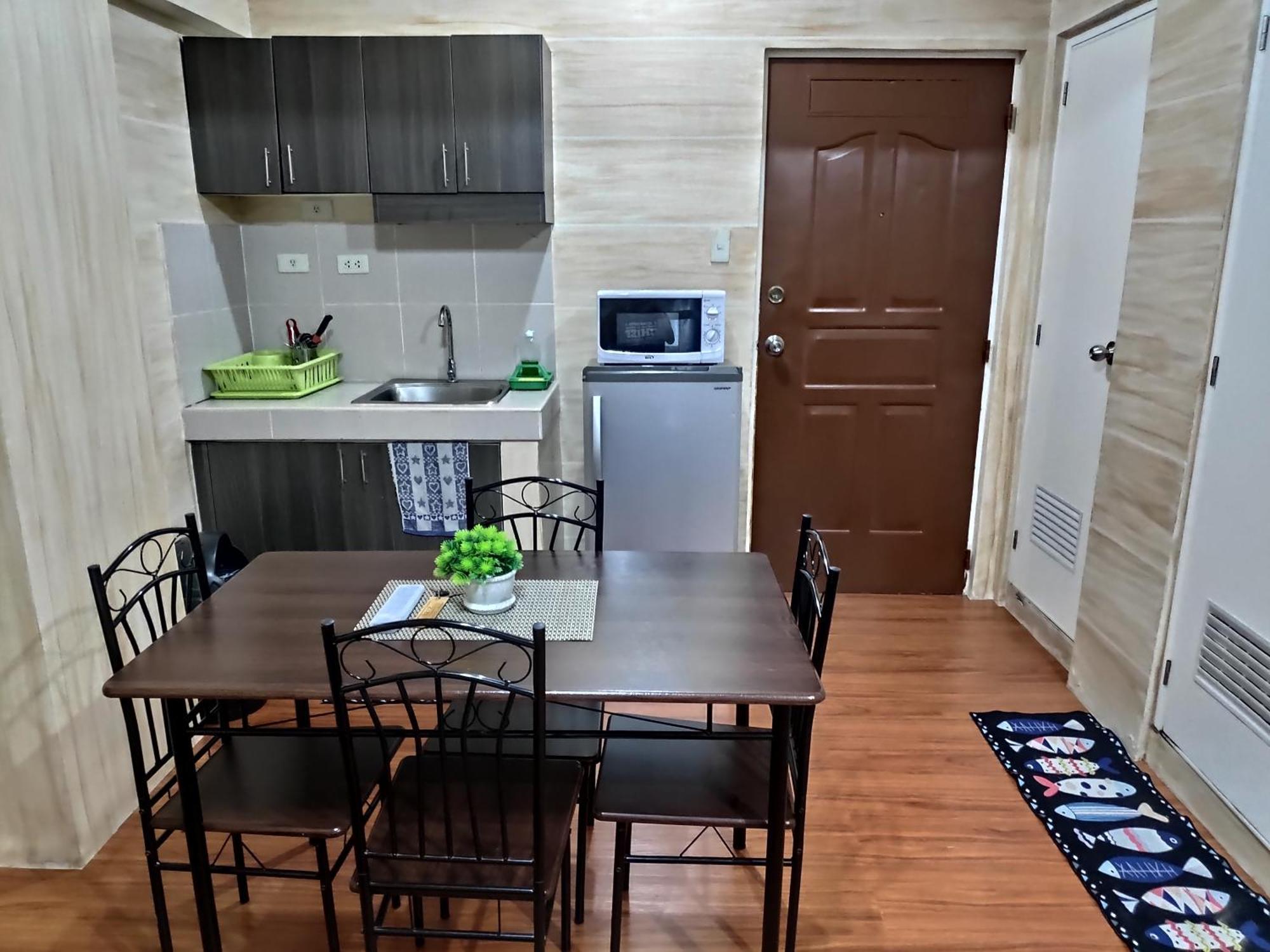 Tagaytay Staycation By Naya And Darla W Free Swimming Pool, Wifi & Netflix Tagaytay City Eksteriør billede